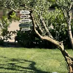 Lotta With Garden Tar-Vabriga
